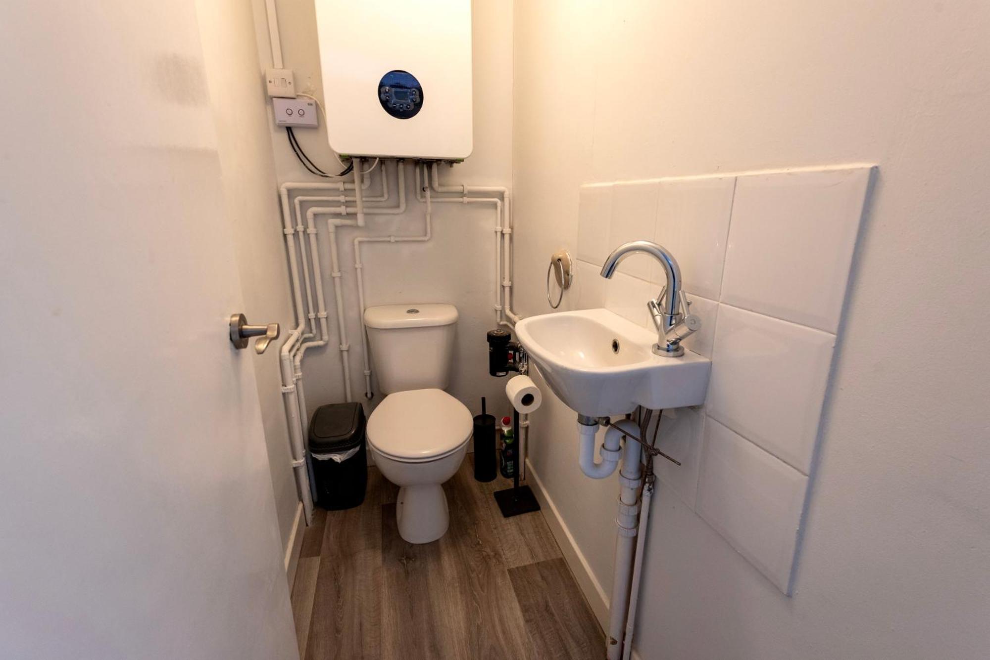Single Room In Brand New 5 Bedroom Home BW Room 2 Solihull Zewnętrze zdjęcie